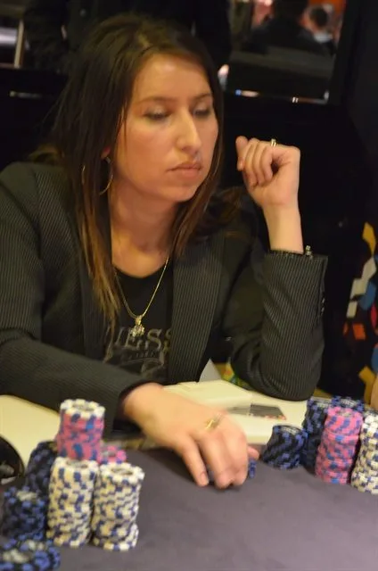 Michaela Ciceu | 2014/04 - Venlo Poker Series - 700 eu NLHE Main Deep 