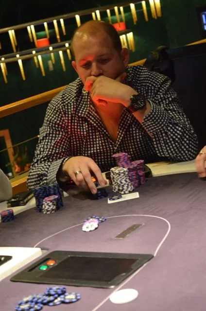 Pieter de Korver | 2014/04 - Venlo Poker Series - 700 eu NLHE Main Deep 