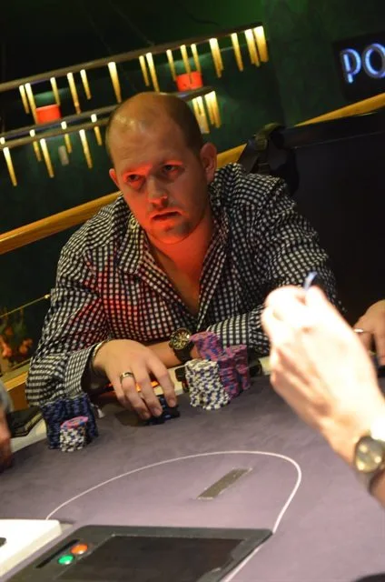 Pieter de Korver | 2014/04 - Venlo Poker Series - 700 eu NLHE Main Deep 