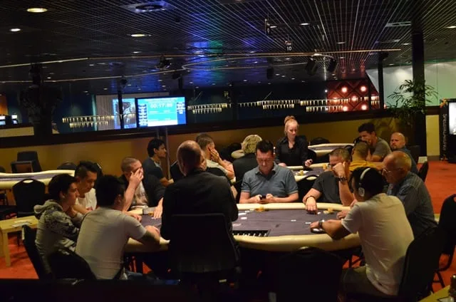 Tafel D'n Bruut | 2014/07 - Venlo Poker Series - 400 eu NLHE FO