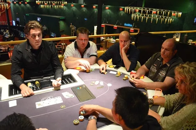 Tafel Van Eck | 2014/07 - Venlo Poker Series - 400 eu NLHE FO