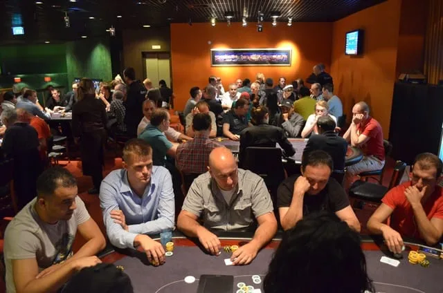 De toernooizaal | 2014/07 - Venlo Poker Series - 400 eu NLHE FO
