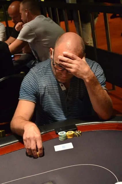 Zware beslissing | 2014/07 - Venlo Poker Series - 400 eu NLHE FO