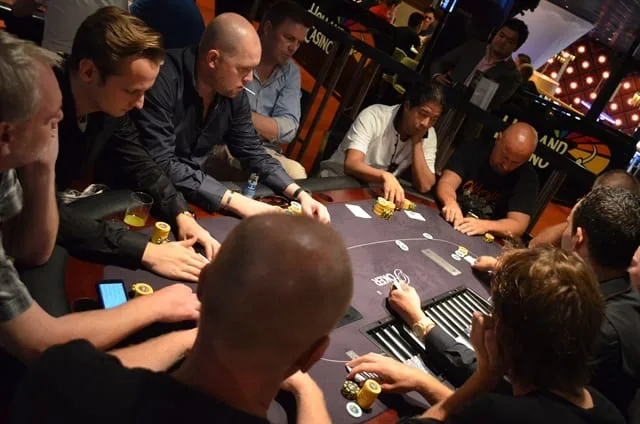 Tafel De korver | 2014/07 - Venlo Poker Series - 400 eu NLHE FO