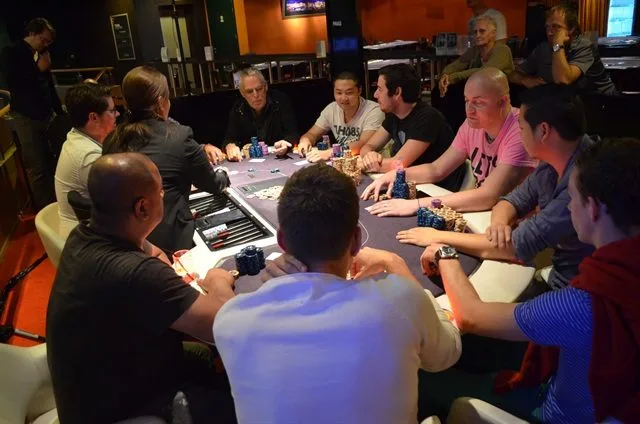 De finaletafel | 2014/07 - Venlo Poker Series - 700 eu Main Event NLHE FO