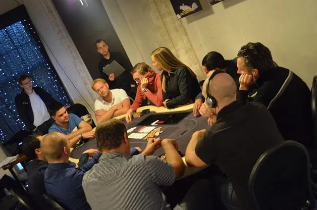 Tafel 1 | 2014/10 - Breda Poker Series - 300 eu NLHE Bounty