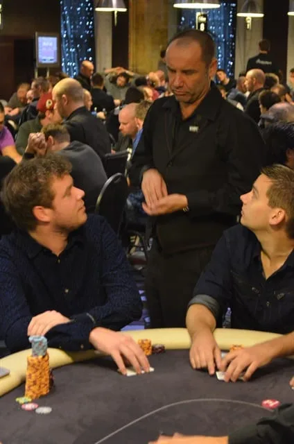 Ons kent ons: Borstel en Padjes | 2014/10 - Breda Poker Series - 300 eu NLHE Bounty