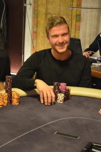 Bastian | 2014/10 - Breda Poker Series - 300 eu NLHE Bounty