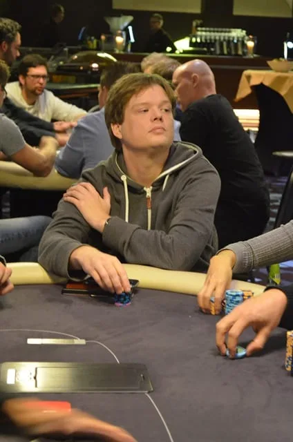 © 2026 Pokercity | Hanz de Vries | 2014/10 - Breda Poker Series - 700 eu Main Event Hanz de Vries | 2014/10 - Breda Poker Series - 700 eu Main Event