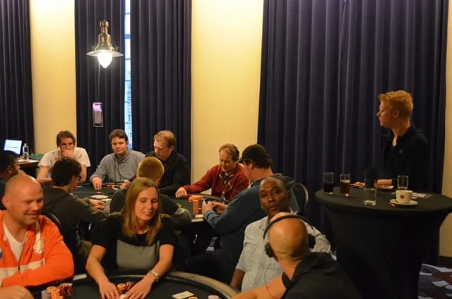 De rode Hulk staat een handje toe | 2014/10 - Breda Poker Series - 400 eu NLHE Deepstack
