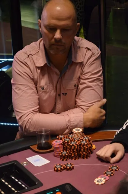 © 2026 Pokercity | Serge Bakker | 2014/10 - Breda Poker Series - 400 eu NLHE Deepstack Serge Bakker | 2014/10 - Breda Poker Series - 400 eu NLHE Deepstack