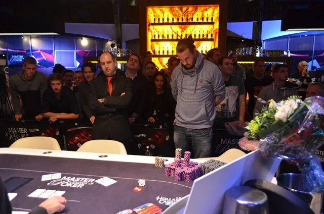 Kees van Brugge in afwachting | 2014/11 - Master Classics of Poker - 1500 eu NLHE Re-Entry