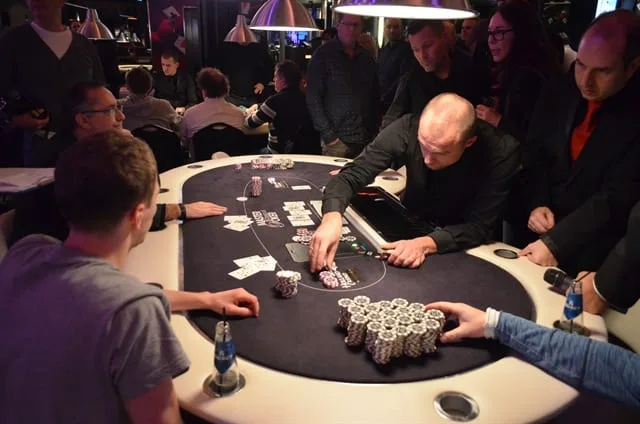 De laatste vier | 2014/11 - Master Classics of Poker - 10.000 eu Highroller Re-entry