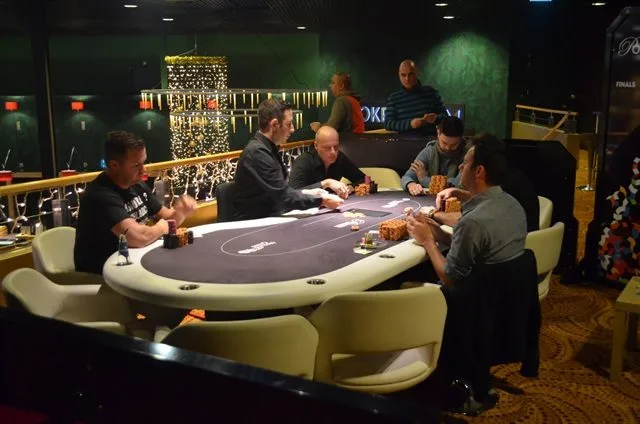 De laatste vijf | 2014/12 - Venlo Poker Series - 400eu NLHE FO