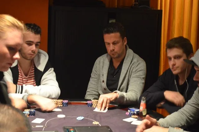 NULL | 2014/12 - Venlo Poker Series - 700 eu Main Event 