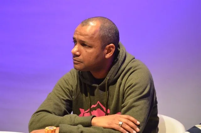 Olvedo Heinze | 2014/12 - Dutch Open - 400 eu NLHE Bounty