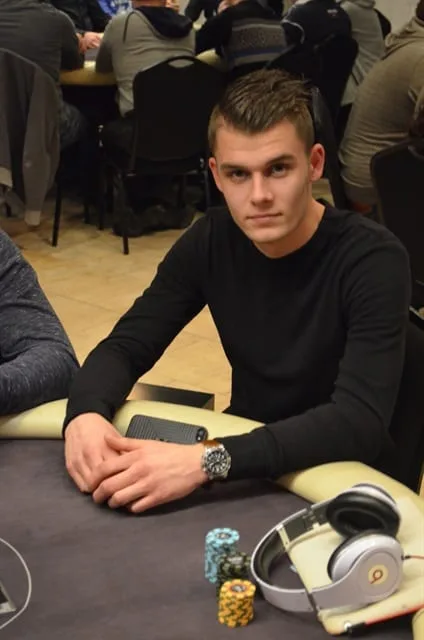 NULL | 2014/12 - Valkenburg Poker Series - 300EU NLHE Deepstack - 