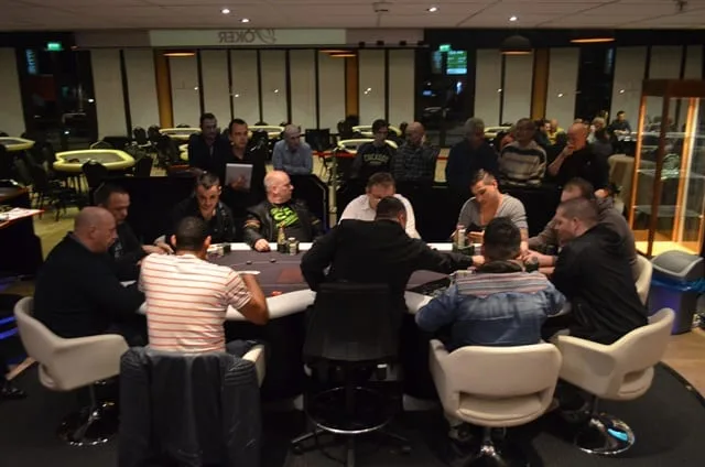 Overzicht finaletafel deepstack | 2014/12 - Valkenburg Poker Series - 300EU NLHE Deepstack - 