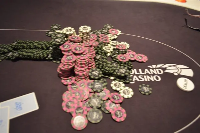Chips | 2014/12 - Valkenburg Poker Series - 300EU NLHE Deepstack - 
