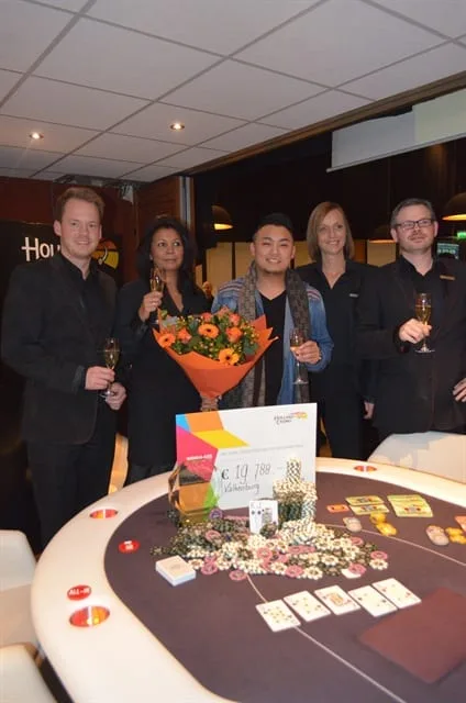 Njouw met de Valkenburgse crew | 2014/12 - Valkenburg Poker Series - 300EU NLHE Deepstack - 