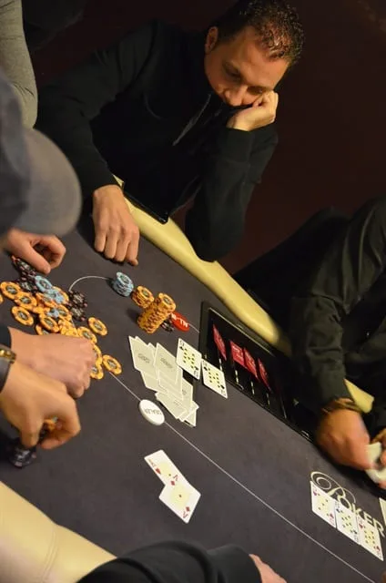 Emile Hijman | 2014/10 - Breda Poker Series - 300 eu NLHE Bounty