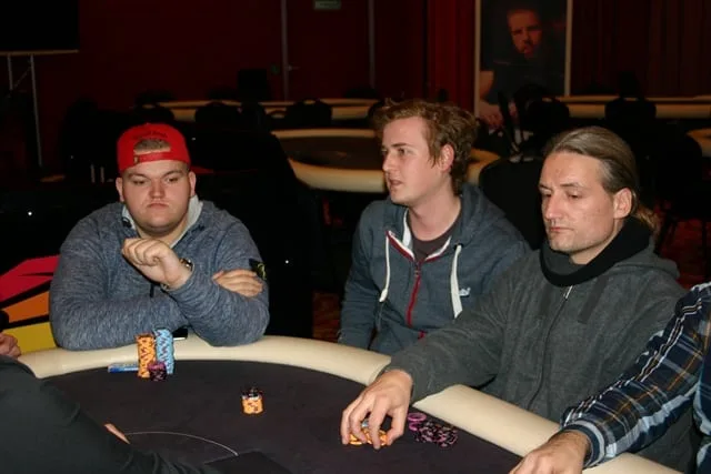 NULL | 2015/01 - Utrecht Poker Series - 1500 eu NLHE Highroller