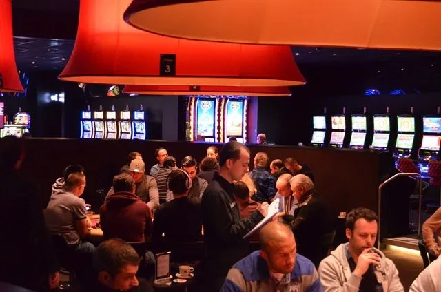 Toernooizaal speeldag 1A | 2015/03 - Rotterdam Poker Series - 1.000 eu Main Event 