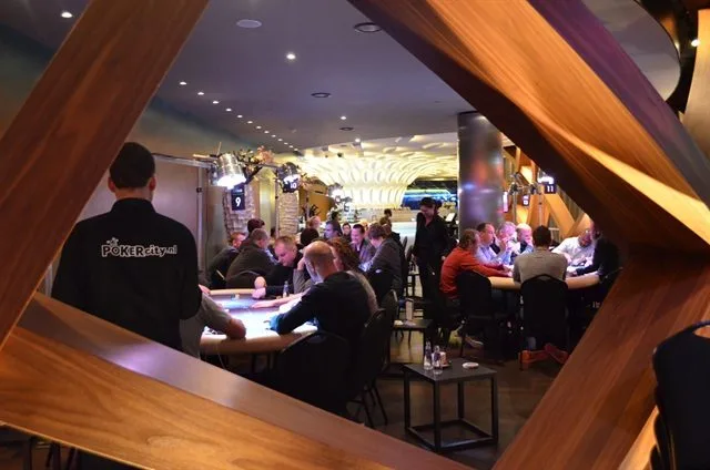 Toernooizaal speeldag 1A | 2015/03 - Rotterdam Poker Series - 1.000 eu Main Event 