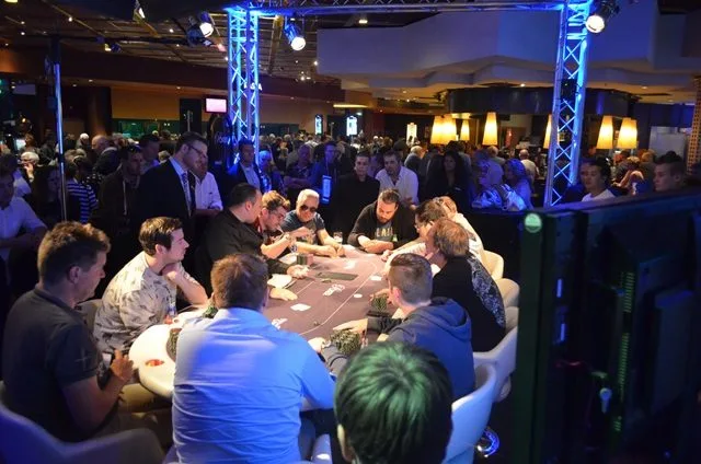 Finale Tafel Vaps Main Event | 2015/06 - Valkenburg Poker Series - 500 eu NLHE Main Event 
