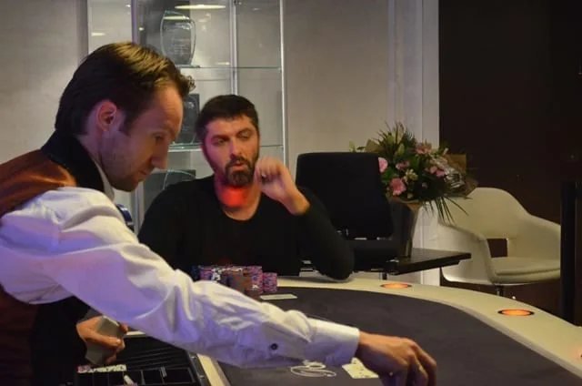 Sergio Benso zit heads-up | 2015/10 - Breda Poker Series - 1.000 eu Big Stack Main Event