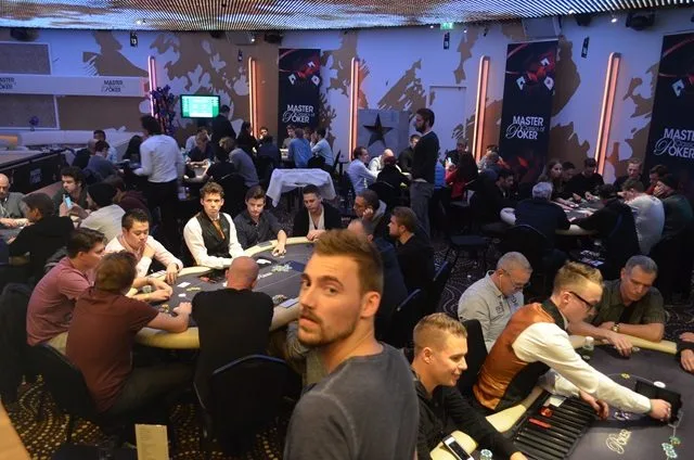 Hey Ronald | 2015/11 - Master Classics of Poker - Event 1: €1.500 NLHE Re-entry