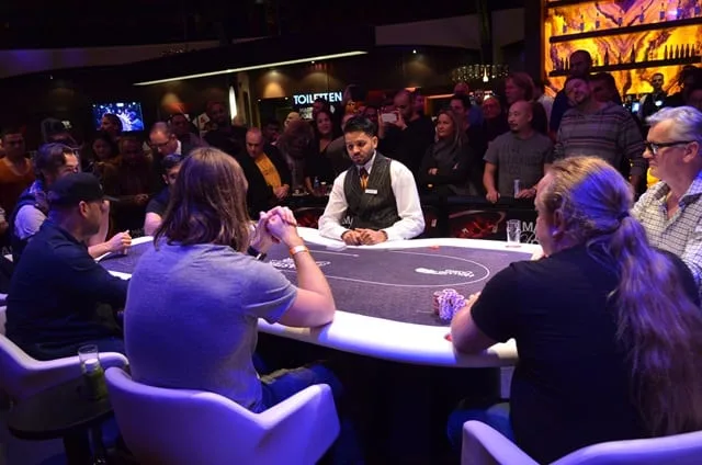 In het geld in de High Roller | 2015/11 - Master Classics of Poker - Event 4: €10.000 High Roller (Re-entry)