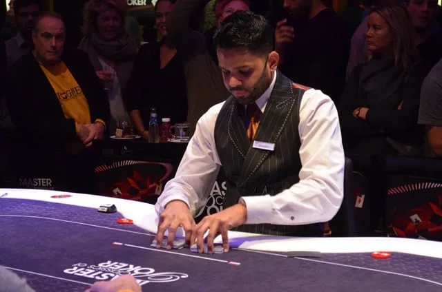 Shuffle up and deal! | 2015/11 - Master Classics of Poker - Event 4: €10.000 High Roller (Re-entry)