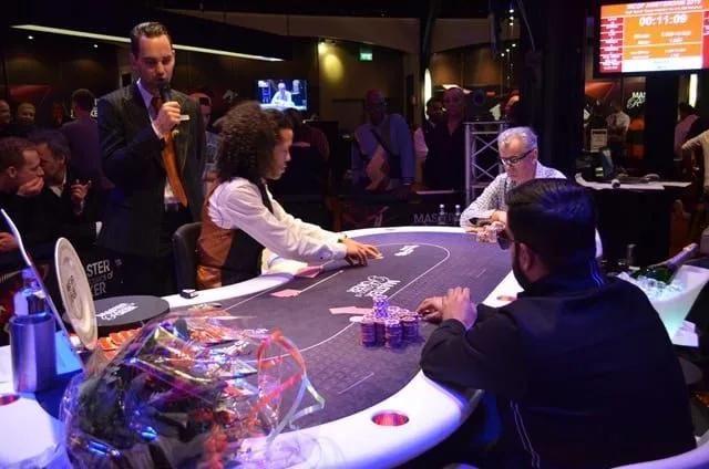 Heads up High Roller | 2015/11 - Master Classics of Poker - Event 4: €10.000 High Roller (Re-entry)