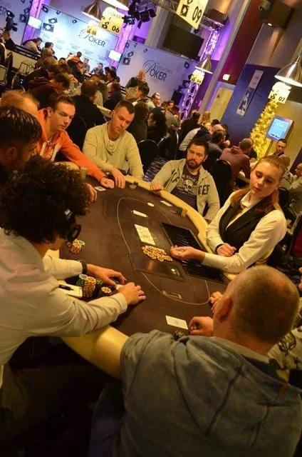 Tafel 9 | 2015/12 - Dutch Open - 1500 eu Dutch Open Main Event