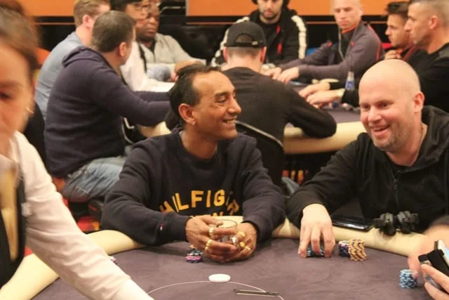 Bobby Somer | 2016/01 - Utrecht Poker Series - €700 NLHE Main Event - 