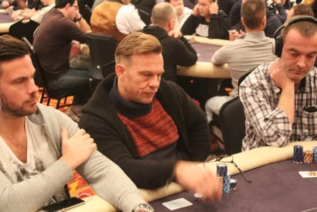 Thierry van den Berg | 2016/01 - Utrecht Poker Series - €700 NLHE Main Event - 