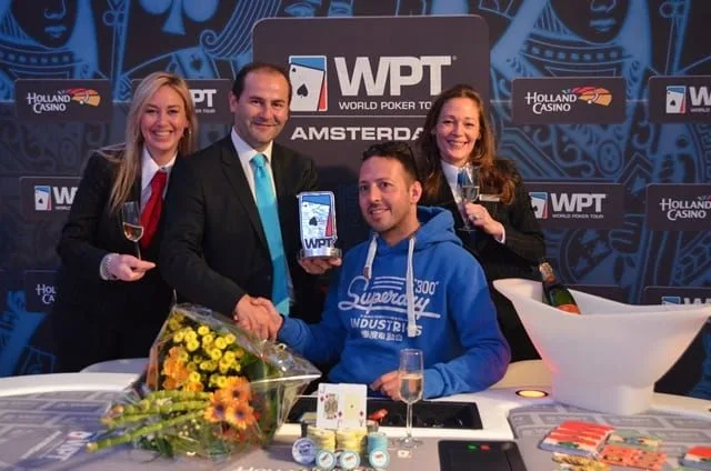 Paul Gresel en de toernooileiding | 2016/05 - World Poker Tour Amsterdam - #1 WPT €1.350 Big Stack 