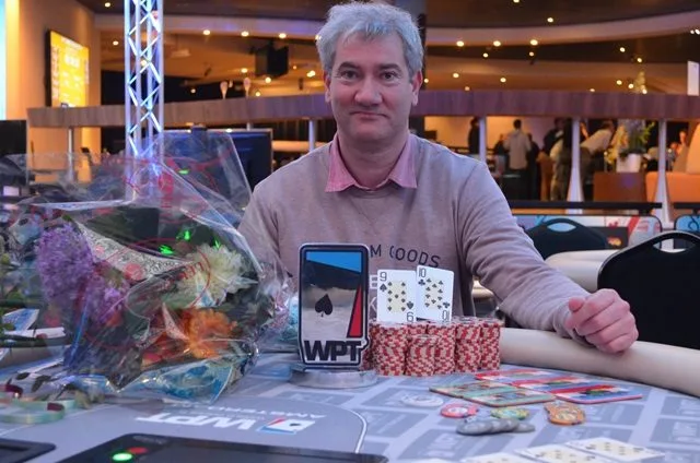 © 2026 Pokercity | Winnaar #6 WPT500 €500 NLHE: Sandro Farina | 2016/05 - World Poker Tour Amsterdam - #6 WPT500 €500 NLHE Winnaar #6 WPT500 €500 NLHE: Sandro Farina | 2016/05 - World Poker Tour Amsterdam - #6 WPT500 €500 NLHE