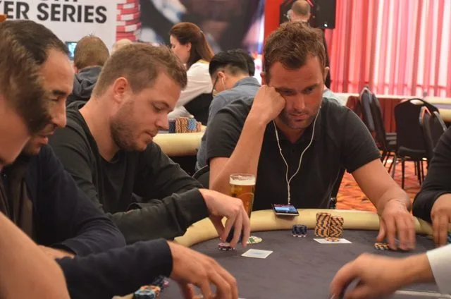 Berende en Vos | 2016/07 - Utrecht Poker Series - €700 NLHE Main Event 