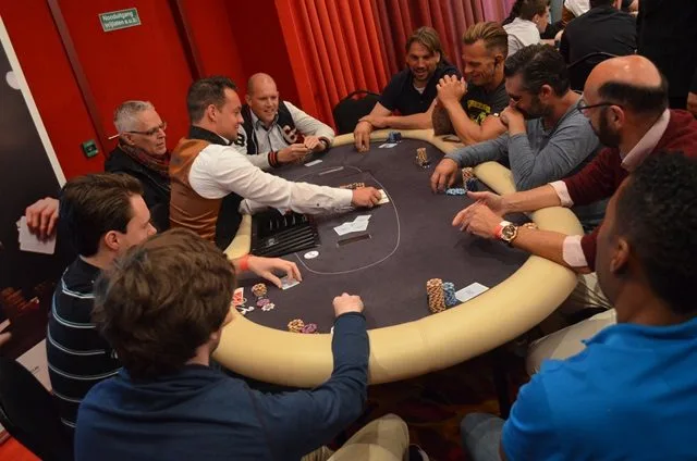 De gezelligste tafel  | 2016/07 - Utrecht Poker Series - €700 NLHE Main Event 