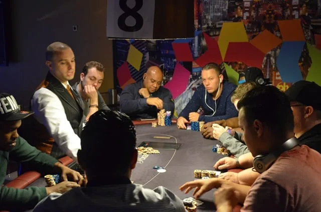 Tafel 8 | 2016/07 - Leeuwarden Poker Series - €300 NLHE Main Event Deepstack