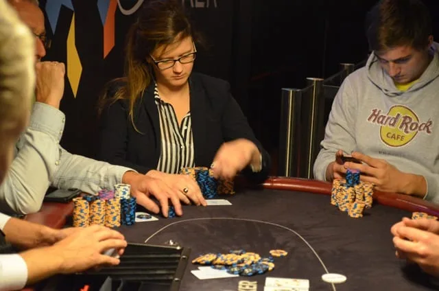 Cyn | 2016/07 - Leeuwarden Poker Series - €300 NLHE Main Event Deepstack