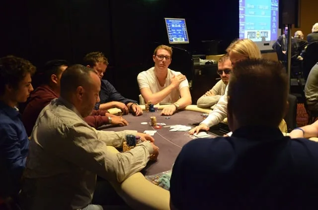 Tafel 4 | 2016/07 - Leeuwarden Poker Series - €300 NLHE Main Event Deepstack