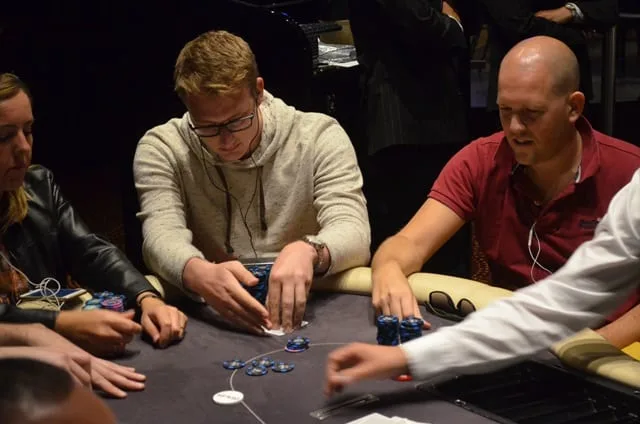 Maarten Linneman | 2016/07 - Leeuwarden Poker Series - €300 NLHE Main Event Deepstack