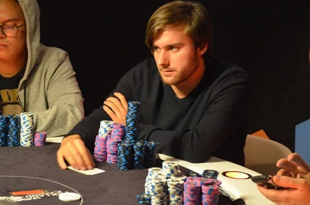 Leon Holvast | 2016/07 - Leeuwarden Poker Series - €300 NLHE Main Event Deepstack