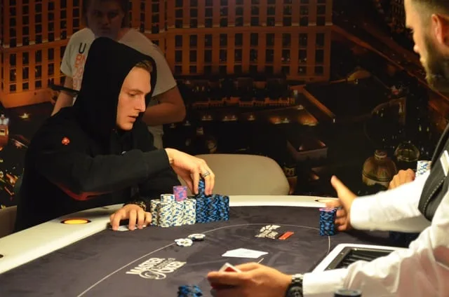 Kevin Paqué | 2016/07 - Leeuwarden Poker Series - €300 NLHE Main Event Deepstack