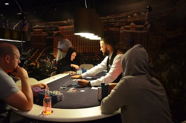 De tafel in Leeuwarden | 2016/07 - Leeuwarden Poker Series - €300 NLHE Main Event Deepstack