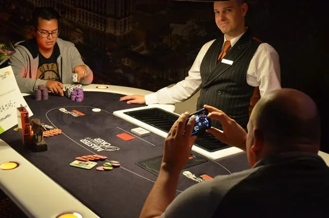 Over de shoulder bij Bakker | 2016/07 - Leeuwarden Poker Series - €300 NLHE Main Event Deepstack
