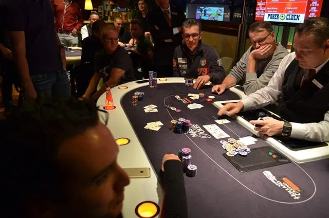 Drieway all-in! | 2016/08 - Venlo Poker Series - €1.000 Main Event Re-entry